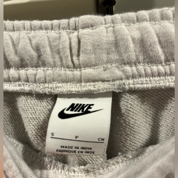 White Nike Sweatpants - Picture 4 of 8